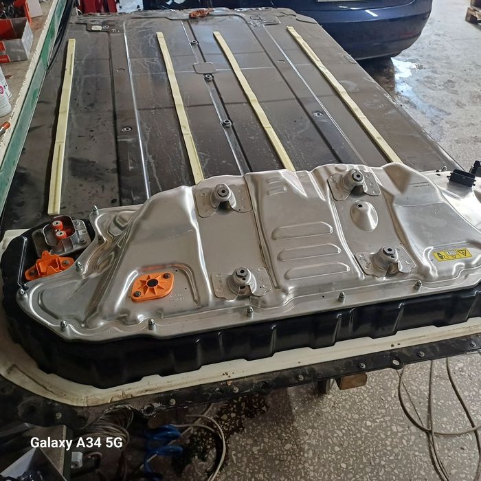 Батарея на Tesla Model Y