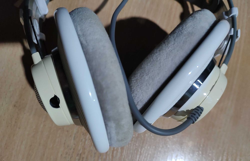 AKG K701 навкшники