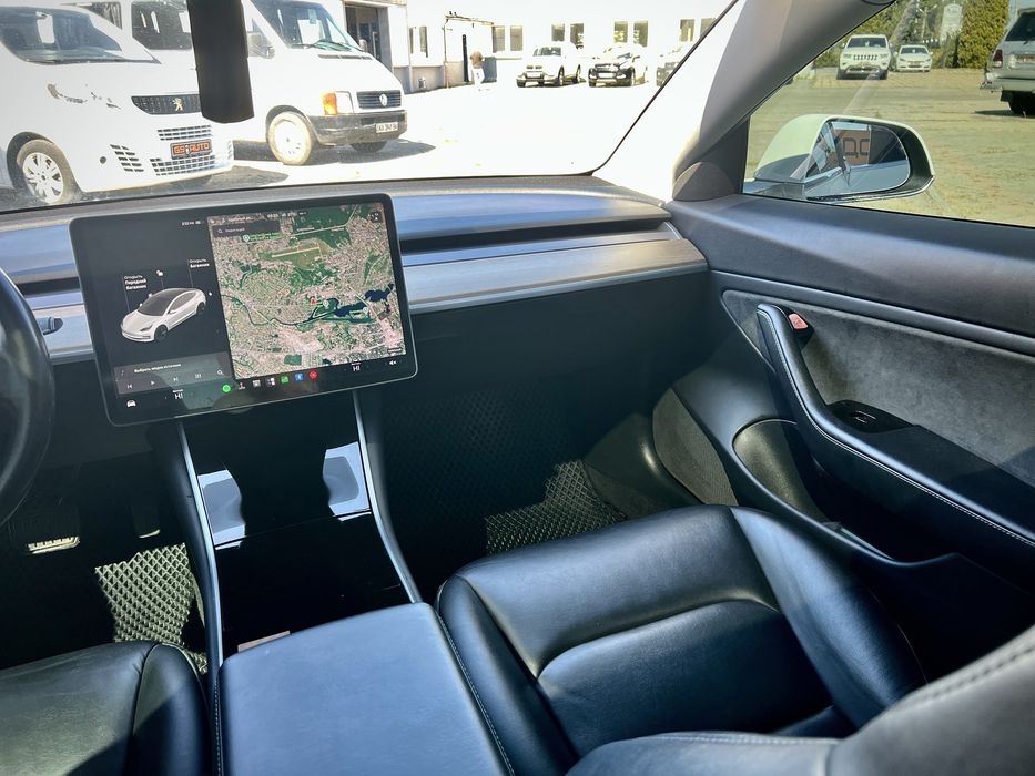 Продам Tesla 3.
