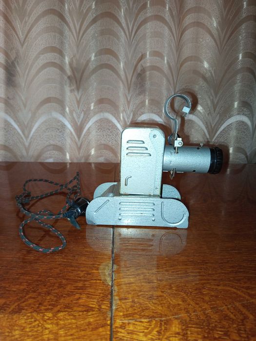 продається діаскоп (фільмоскоп)