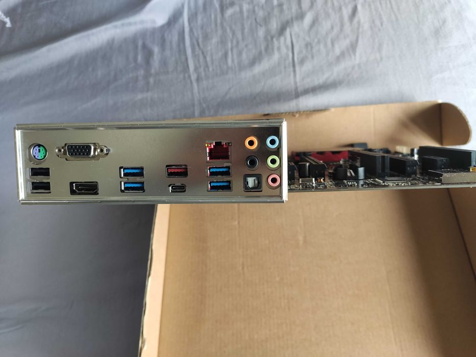 Motherboard ASUS B150 Pro Gaming/Aura - ATX- Como nova