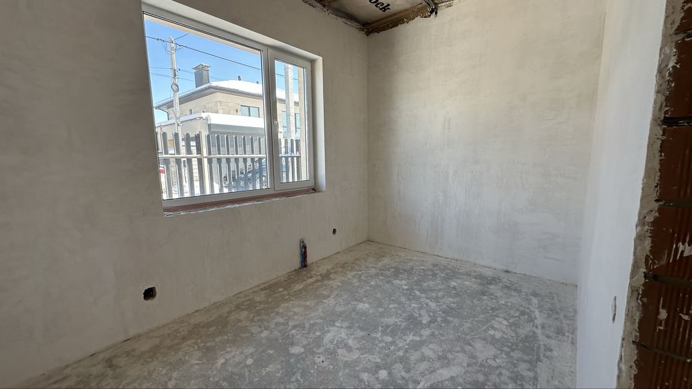 Одноповерховий будинок з частковим ремонтом.