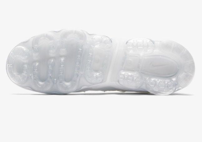 Кросівки Nike Air Vapormax Plus (924453-100)