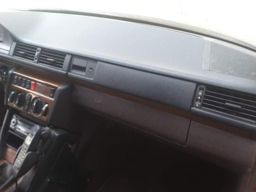 Mercedes Benz 250 TD(Touring Diesel)Não negociavel.