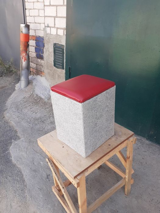 Продаю  стільці.