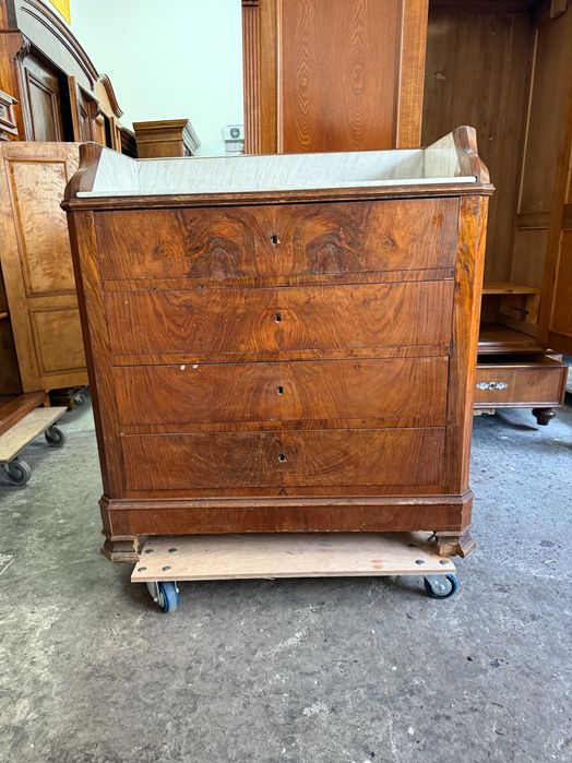 Sprzedam starą komodę z blatem z kamienia 91