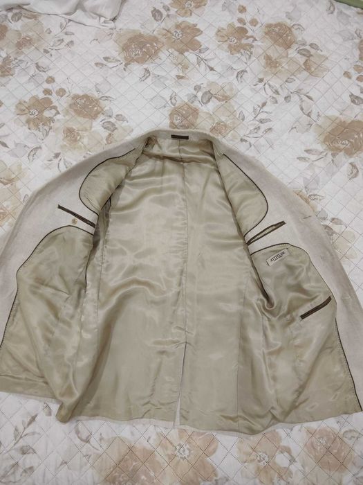 Blazer Armand Thierry tam. L em ótimo estado.