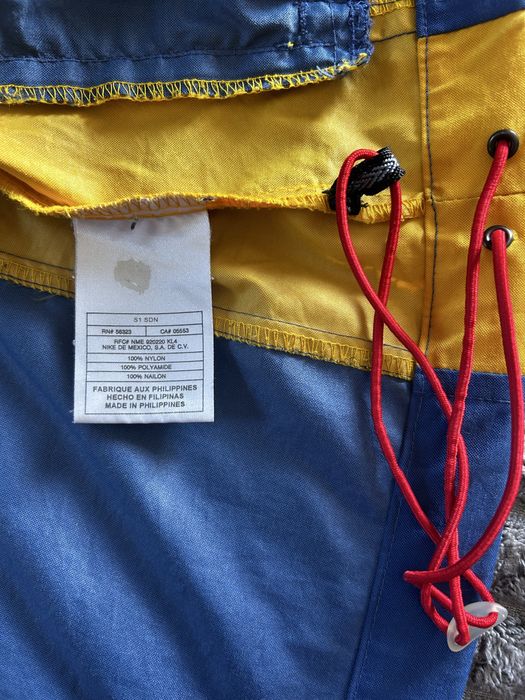 Вінтажна вітровка-парка NIKE 90-х років з повними кишенями на блискавці, темно-синій жовтий колір