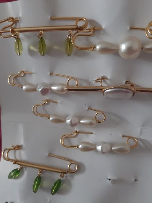 Alfinetes para casaco ou saia