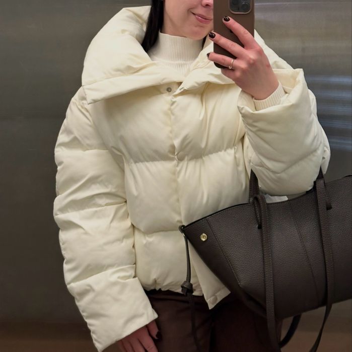 Білий короткий пуховик