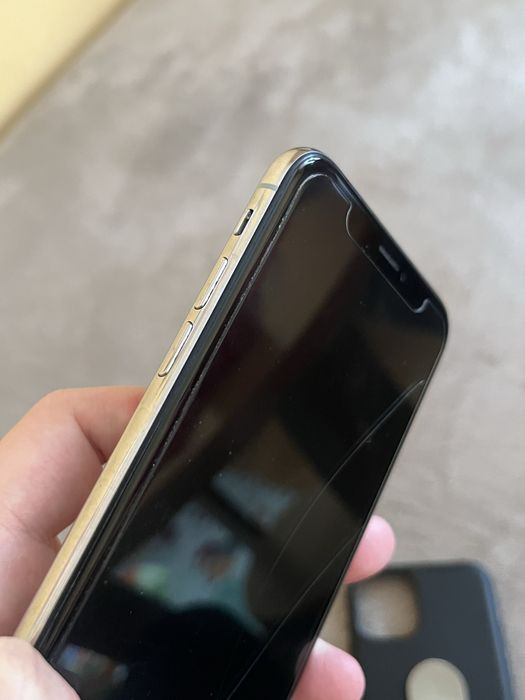 Iphone X 64 TB telefon i etui