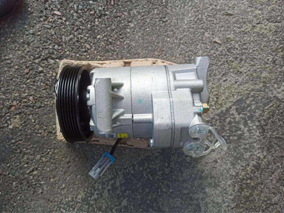 Компресор кондиціонера Chevrolet Captiva 2.2 дизель, 2012 рік