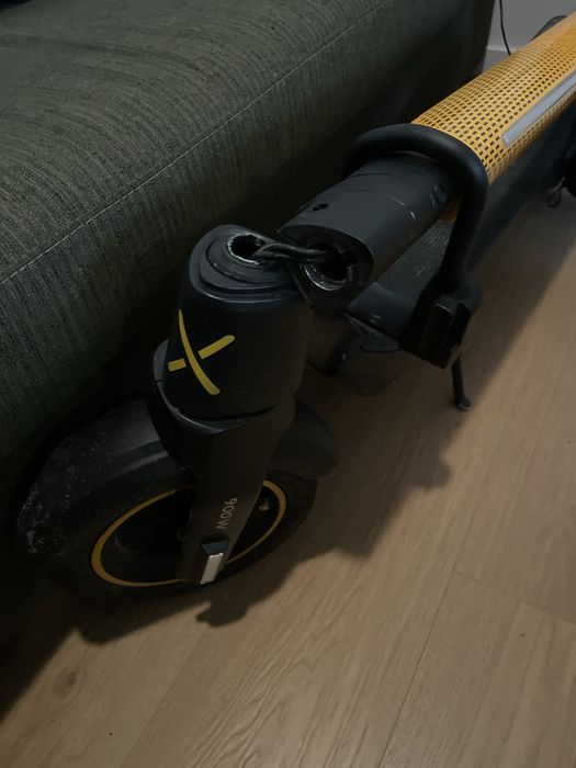 Trotinete partida, o reparo pode estar dentro da garantia.