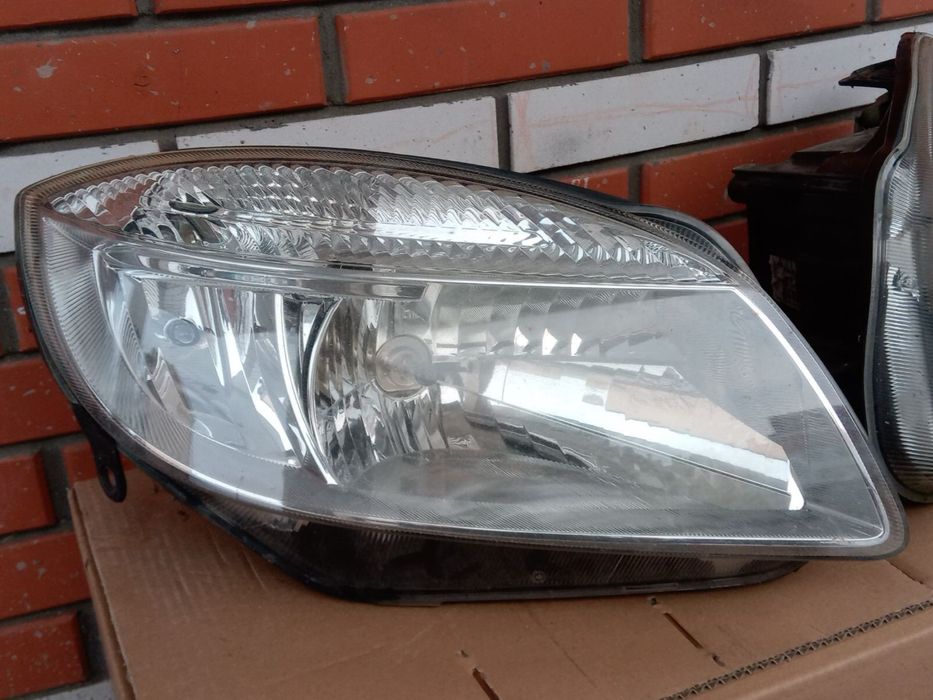 Фари шкода Фабія 2 оптика Skoda