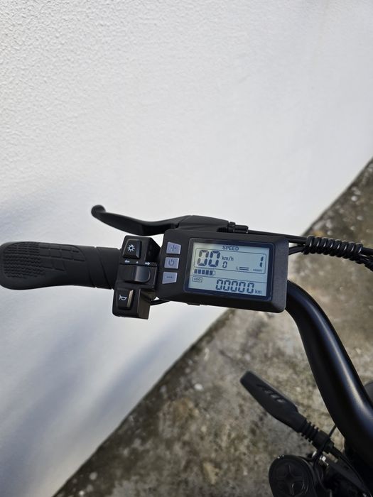 Bicicleta elétrica com acelerador – até 50 km/h