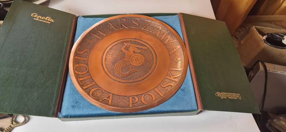 Cepelia PRL mosiężny talerz okazjonalny Warszawa w oryginalnym etui