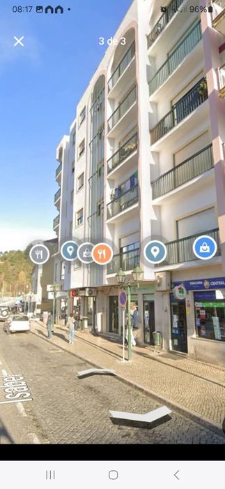 Garagem box  /armazém  situada no centro da vila de Alenquer