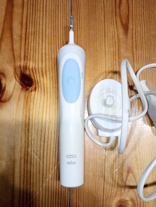 Szczoteczka Oral- B.