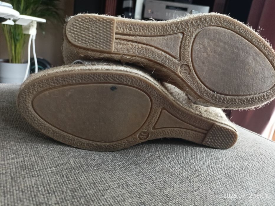 Buty espadryle srebrna skóra Office 40 Boho na koturnie
