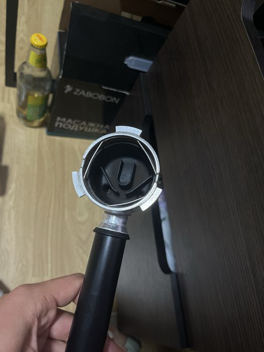 Срочно Кавоварка ріжкова Delonghi EC 685.M