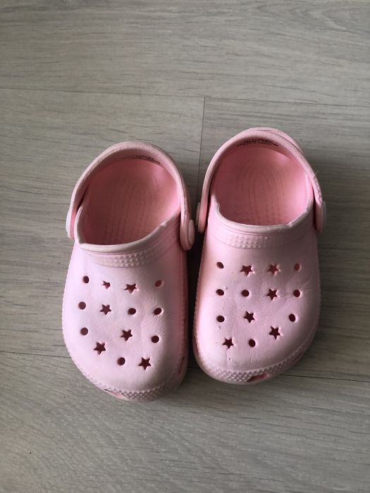 Крокси бу для дівчинки