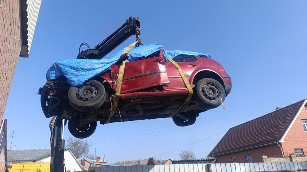 Продам авто на розбір гольф 4 ,  на запчастини,або  ціляком, документи в наявності