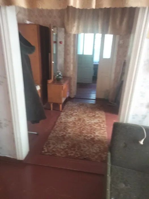 Продам два будинки на одній ділянкі.