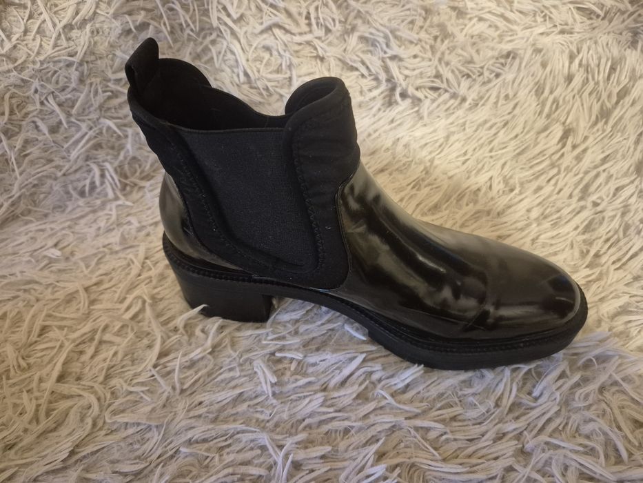Botki damskie ZARA r.38  czarne lakierowane st.dobry