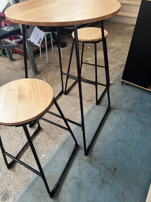 Conjunto de bar em madeira