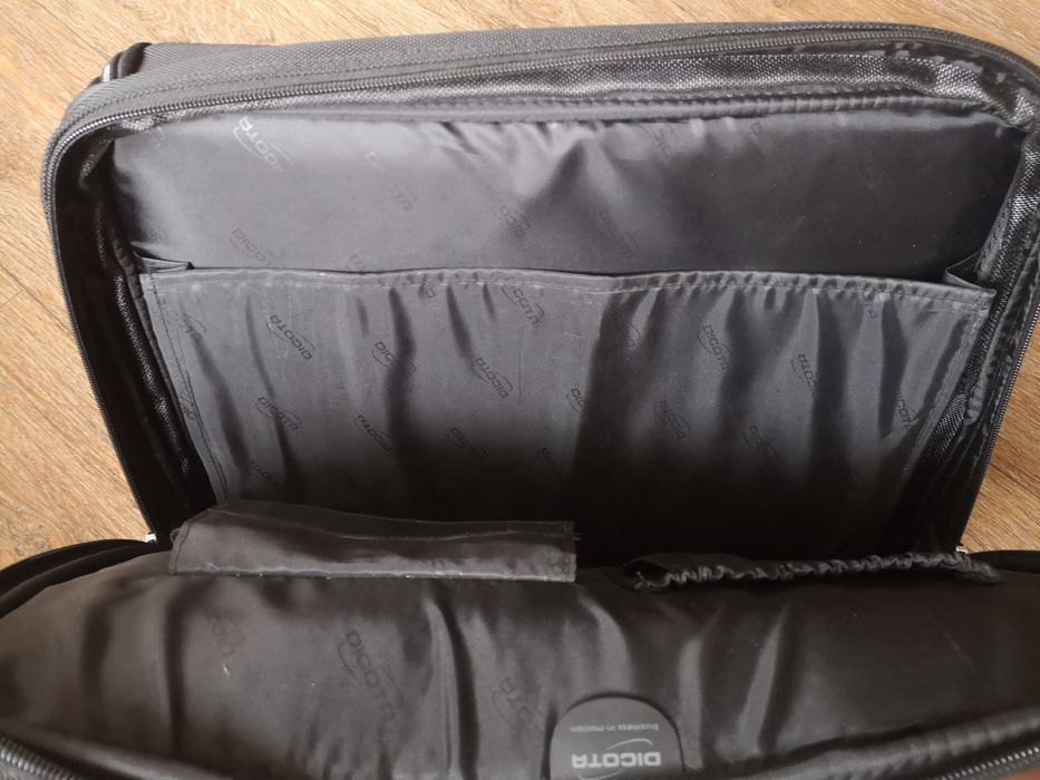 Torba na laptopa Dicota Top Traveler Pro 15,3 - 17", czarna