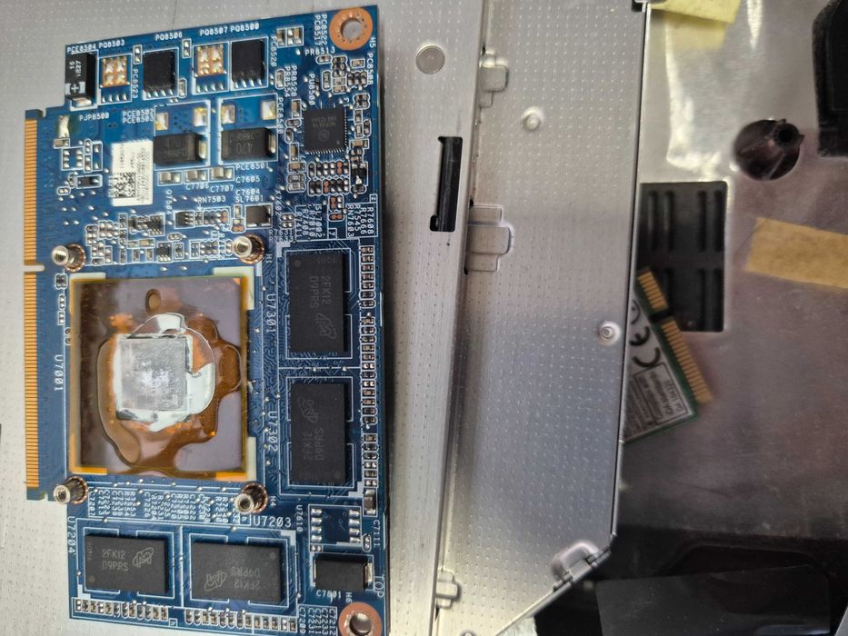 gráfica asus K55V Nvidia geforce 635M de 2gb, testada, restantes peças sob consulta