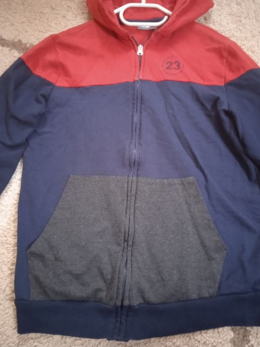 Bluza chłopięca 170 z kapturem