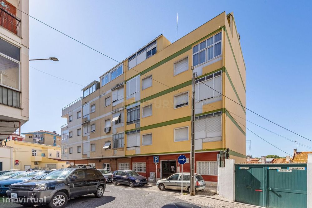 Apartamento T2 em Sacavém