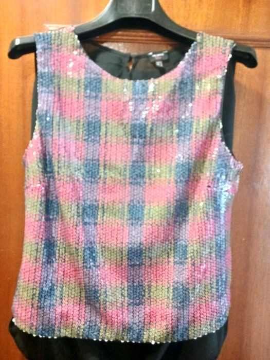 Top com lantejoulas