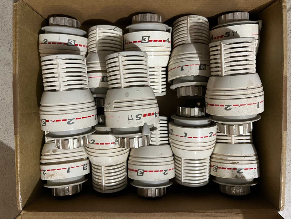 Głowice termostatyczne COMAP białe z demontażu