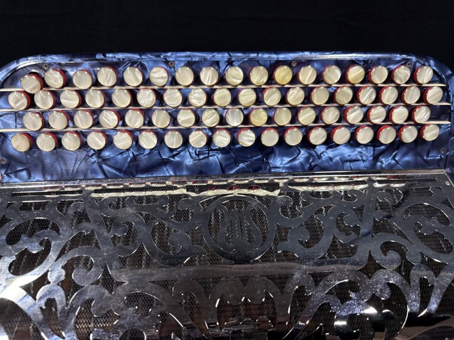 Acordeão de botões Piermaria 4 voz 120 Baixos