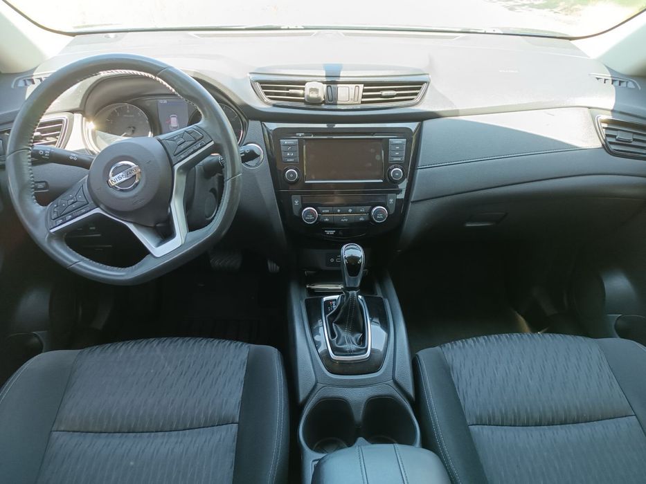 Nissan Rogue SV передній привід