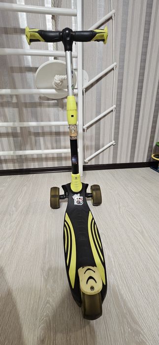 Дитячий самокат GOLF