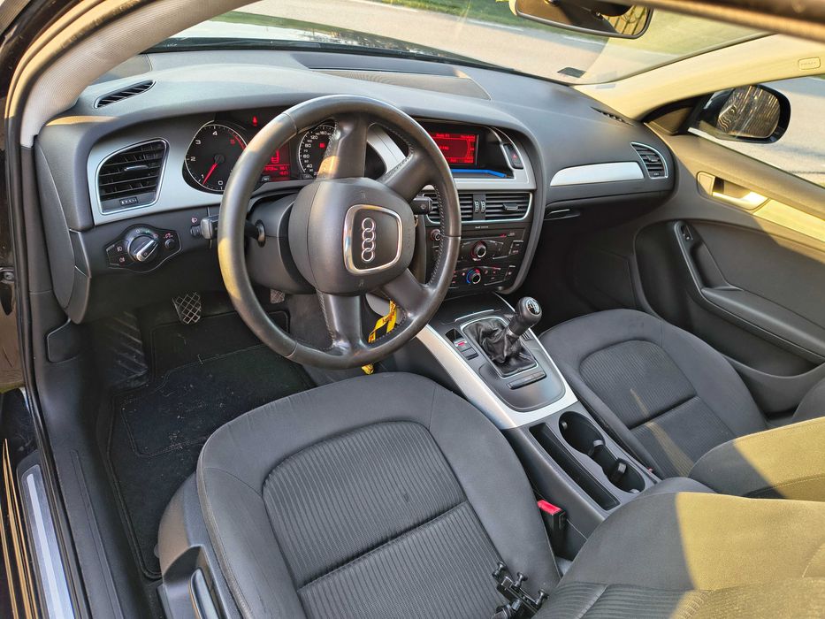 Audi A4 B8, Sedan