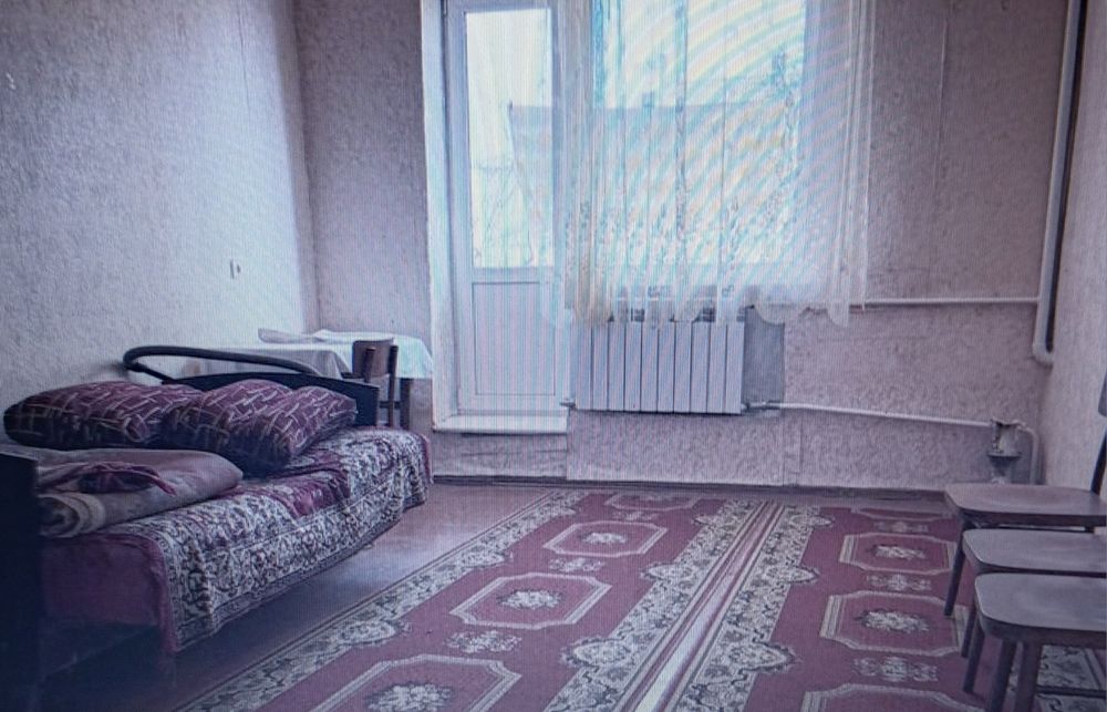 Продам м.Мерефа 2х.комн.квартиру 50м.19т.800