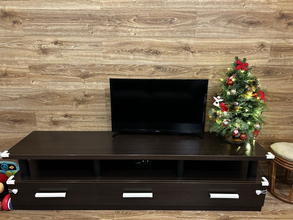 Тубма під телевізор