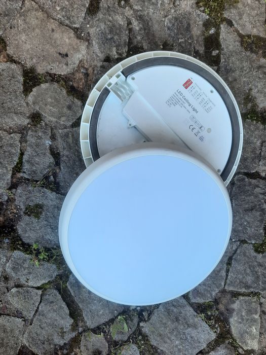 Luzes de teto e de parede. Caixas de derivação,  respiradores