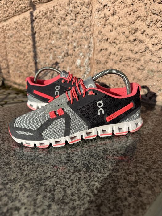 On Cloud  Running Swiss Engineering  кросівки оригінал