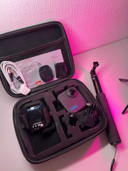 Екшн-камера GoPro MAX 360 з кріпленням на голову