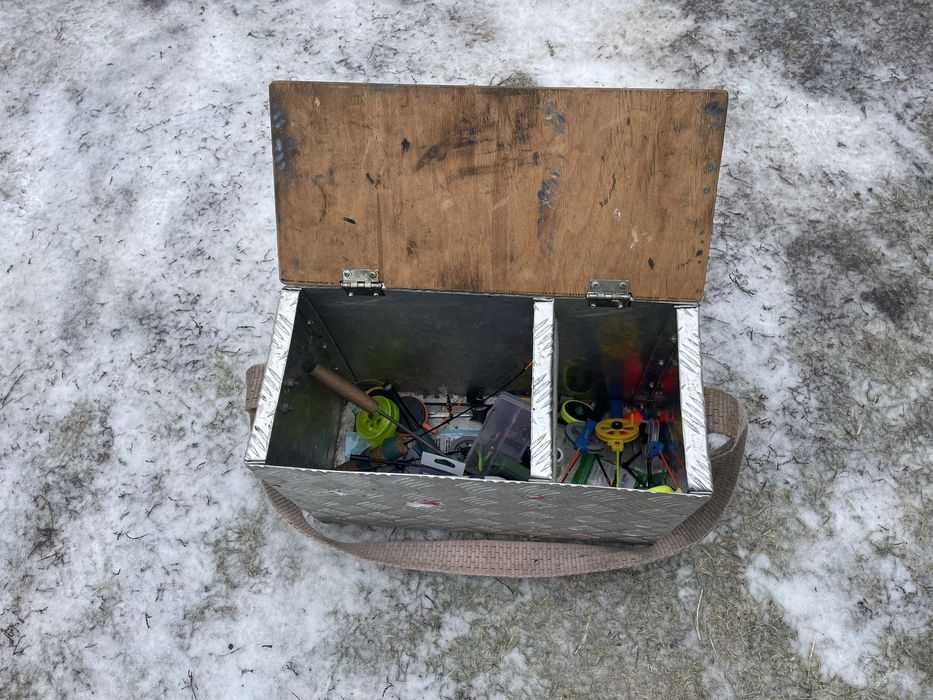 Ящик для зимової риболовлі