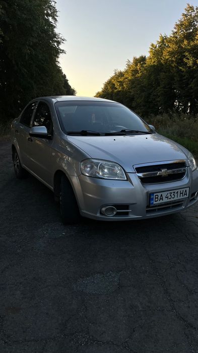 Автомобіль авео шевроле