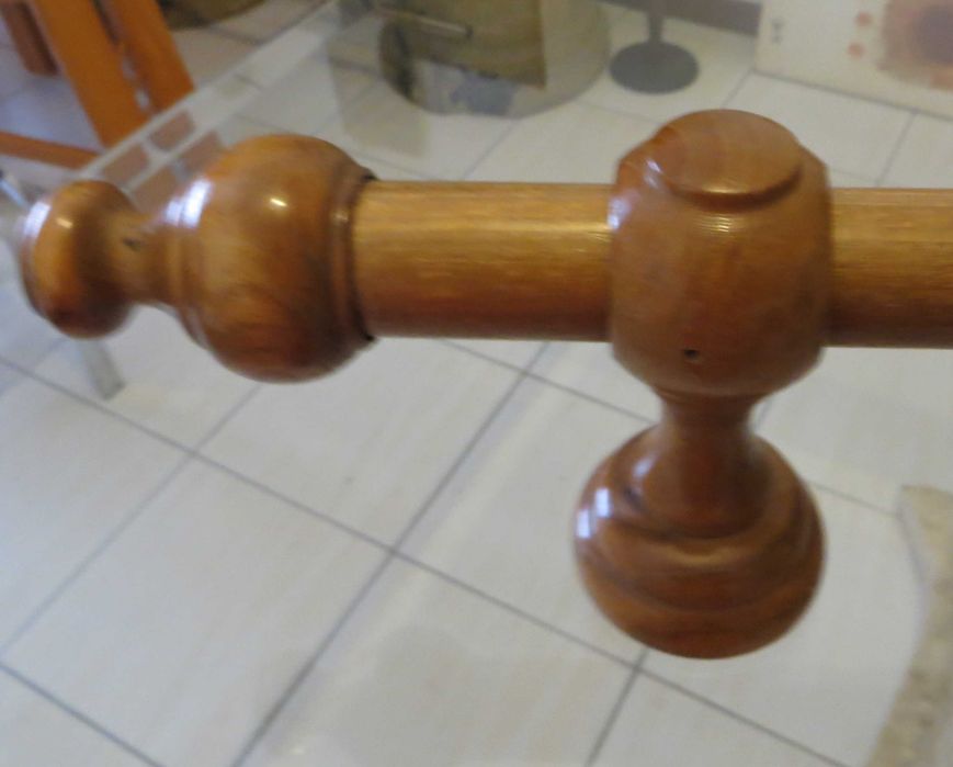 Varão completo, argolas, terminais e fixadores, em Carvalho c/ 2,10 m