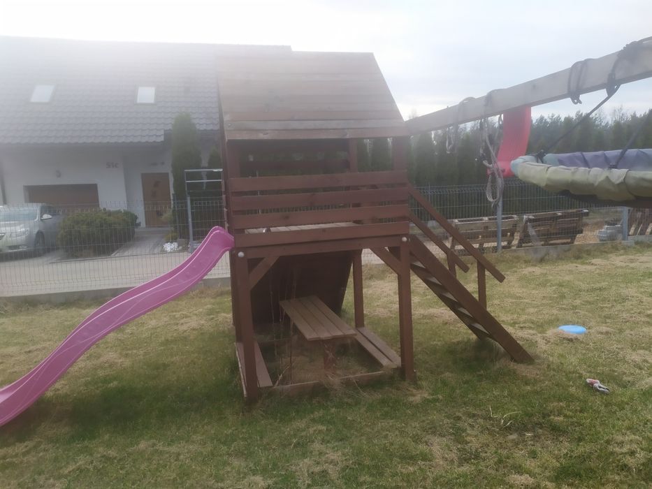 Plac zabaw huśtawka bocianie gniazdo