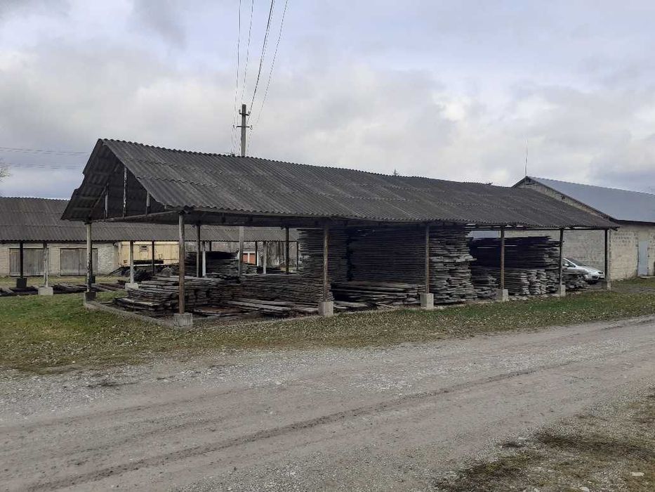 Продається  підприємство із земельною ділянкою.