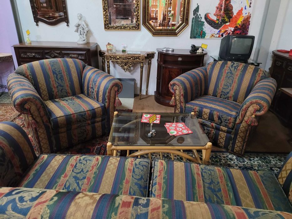 Sofás individuais clássicos - óptimo estado - Valor unitário